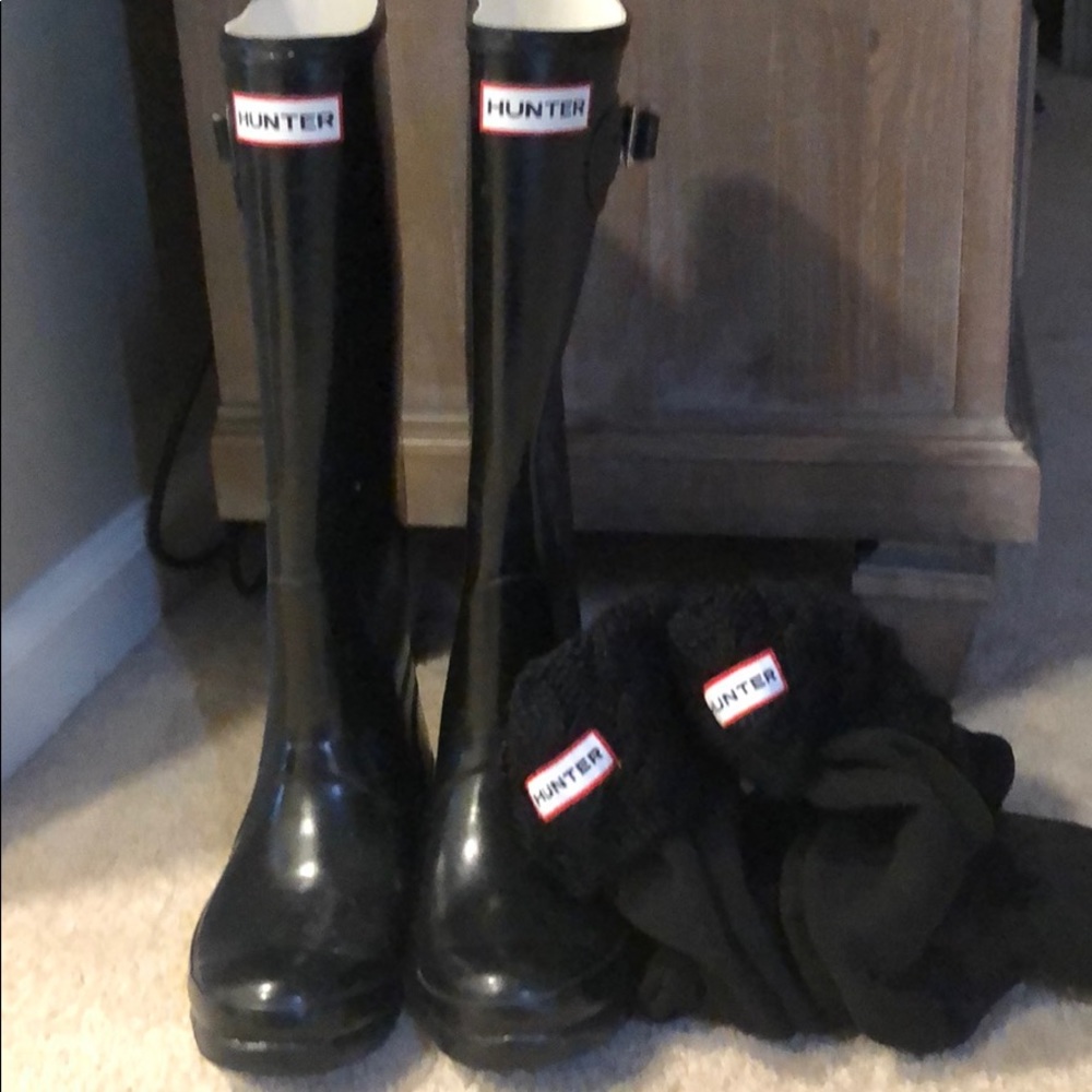 Black gloss boots with socks